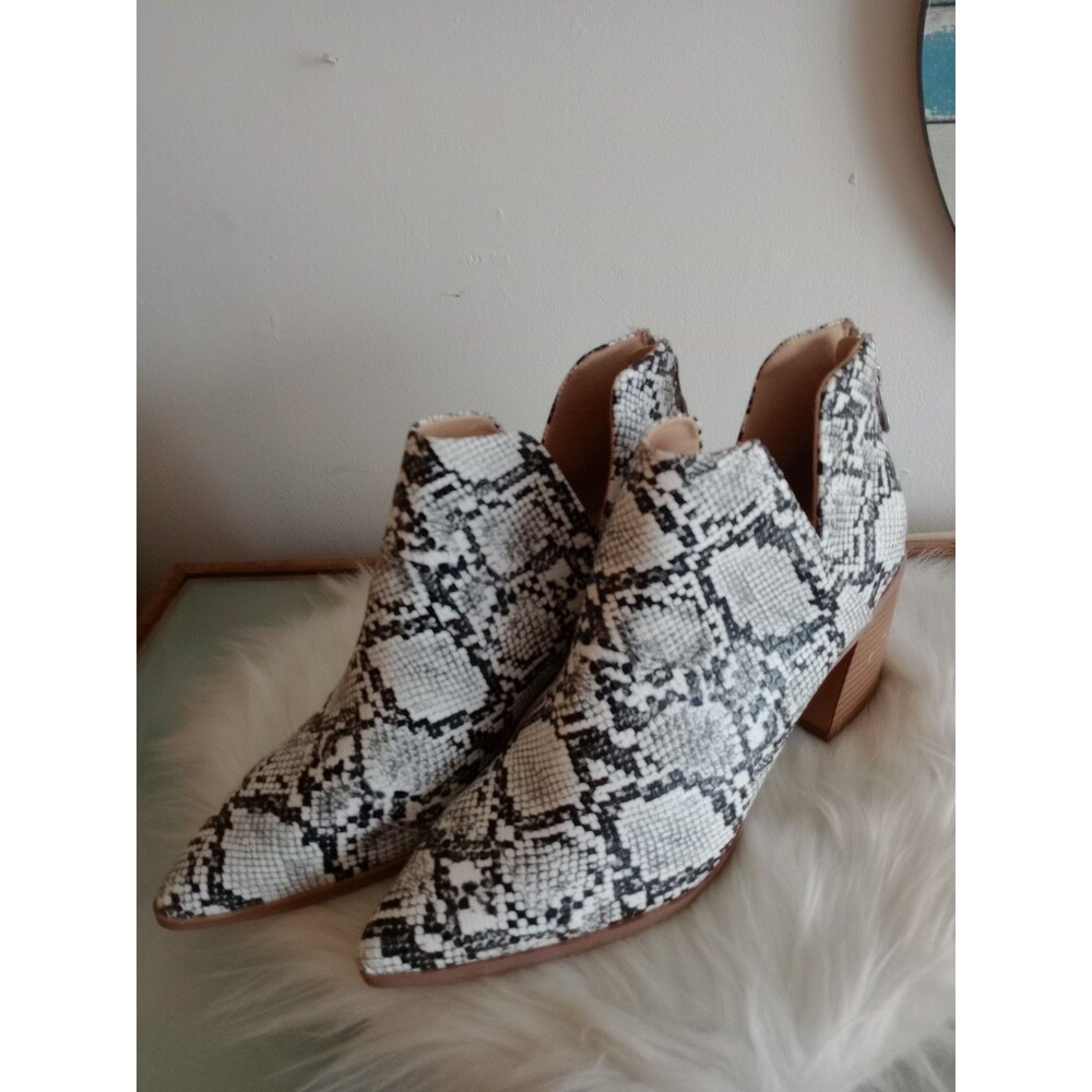 Faux Snakeskin Split Ankle Boots Sz 11 Women's Zip Back & White